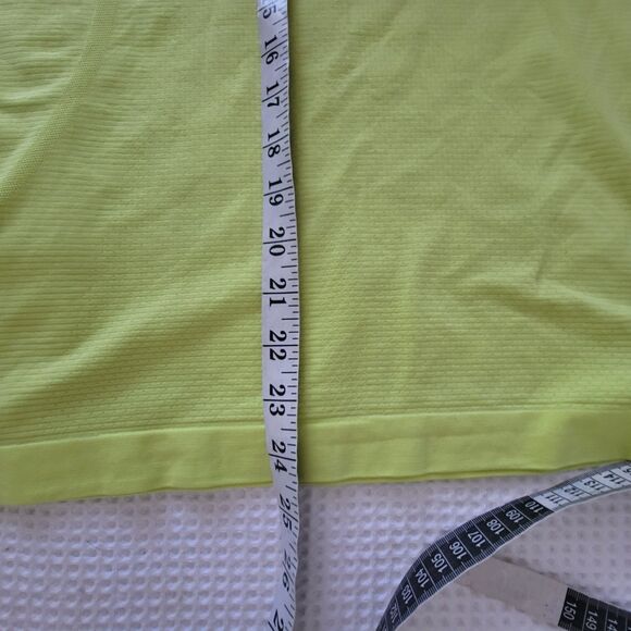 lululemon Women's Swiftly Tech Racerback Tank Top Size 12 Green - Picture 9 of 10